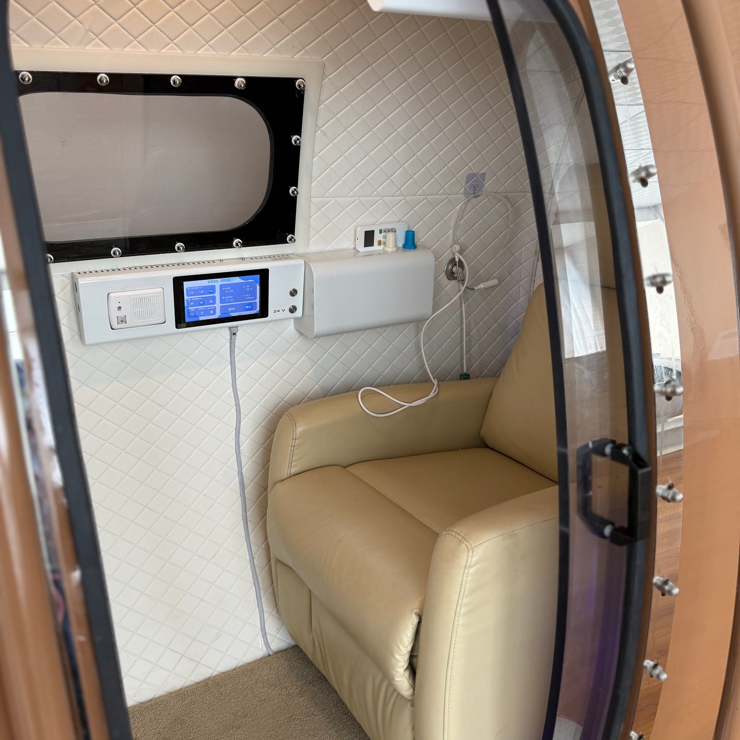 Hyperbaric Oxygen Seated Chamber